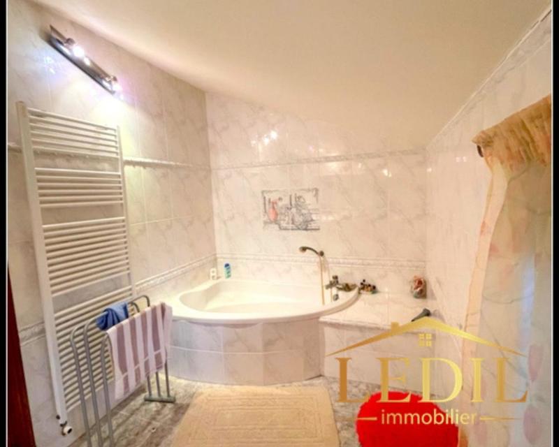 Maison de maîtres - 277 m² - 7 pièces