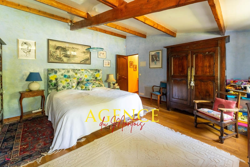 Maison - 203 m² - 7 pièces