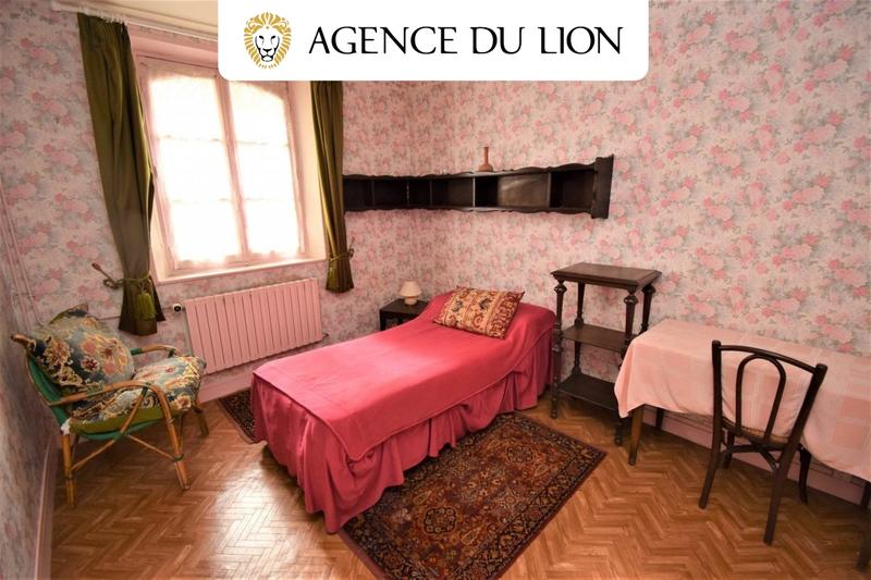 Maison - 219 m² - 7 pièces