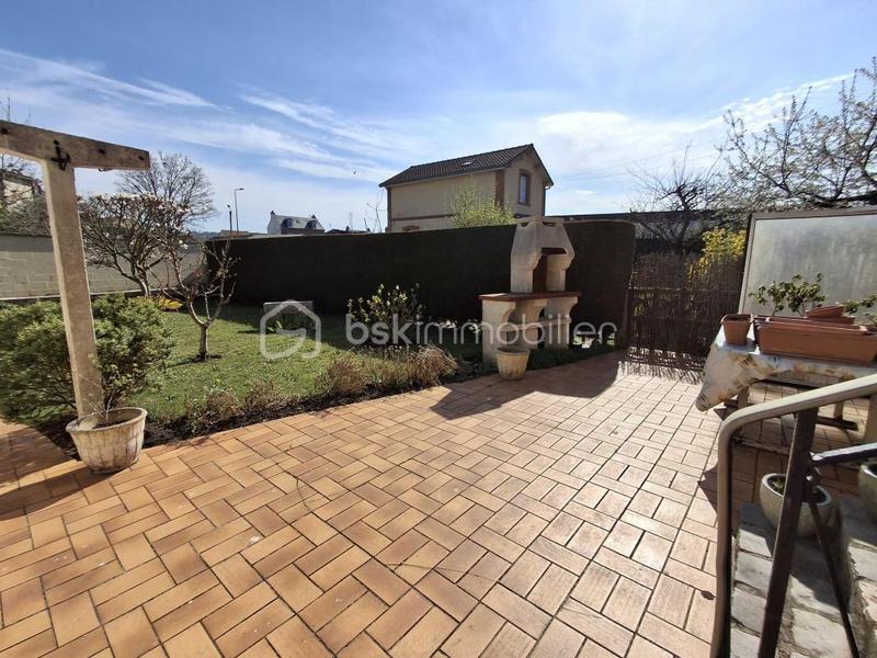 Maison - 111 m² - 6 pièces