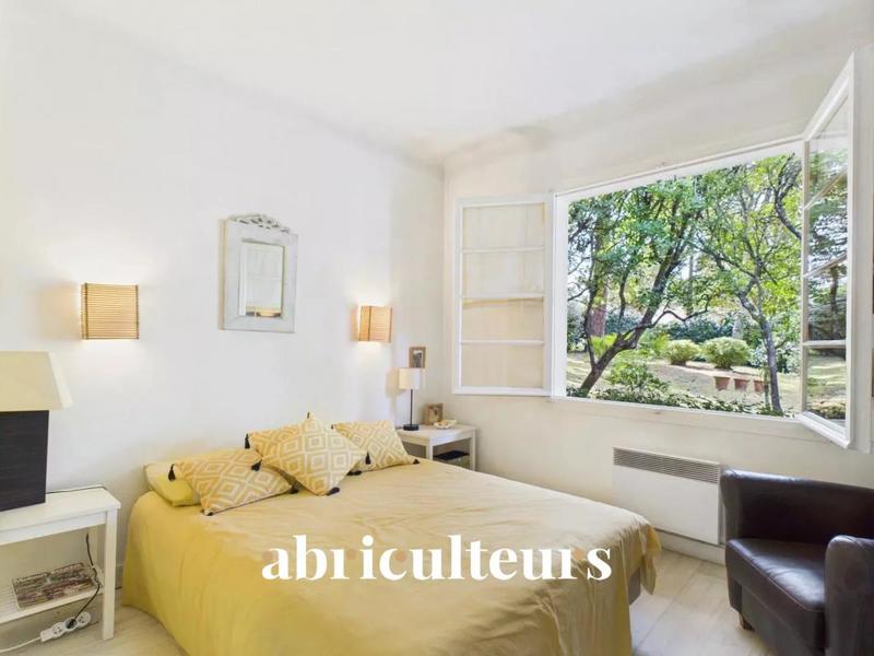 Villa - 174 m² - 10 pièces