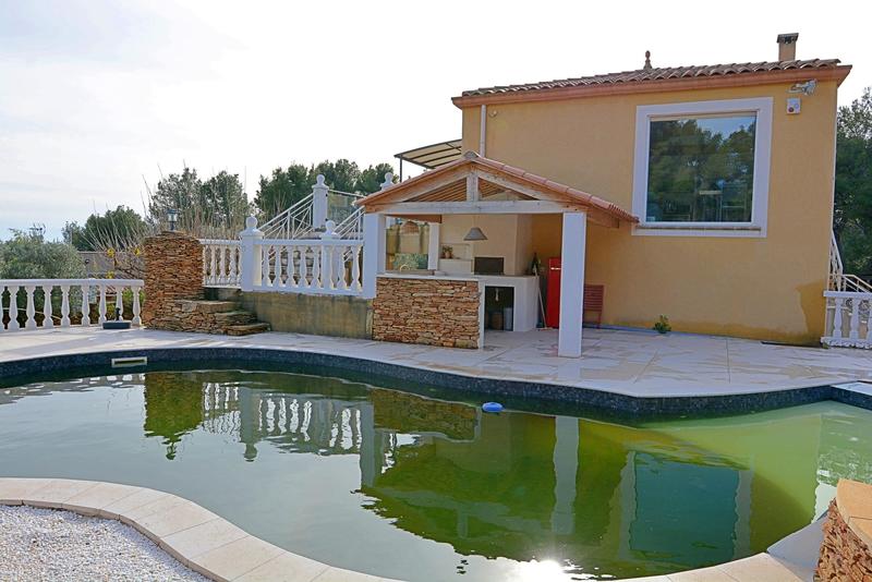 Maison contemporaine - 237 m² - 8 pièces