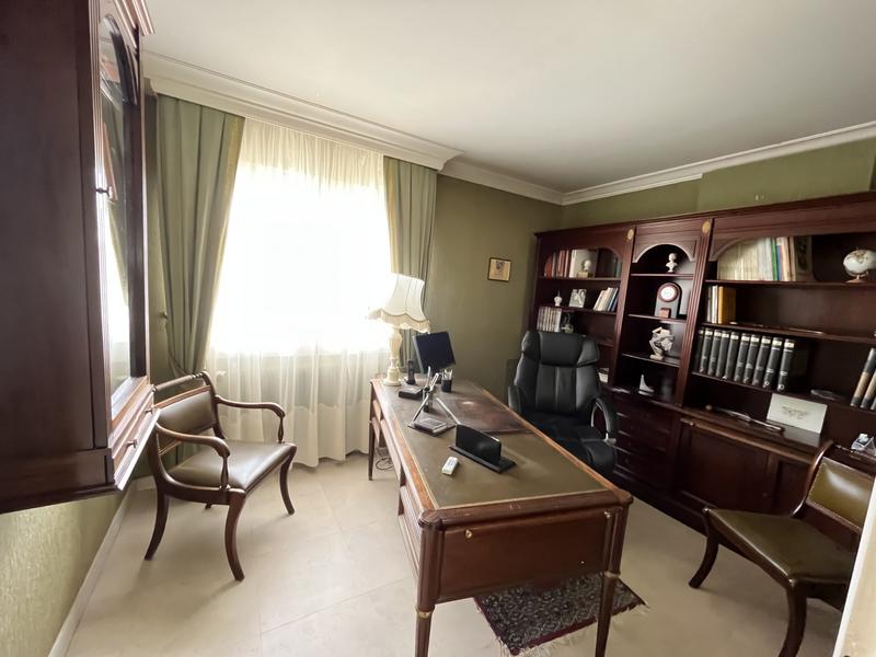 Maison - 230 m² - 6 pièces