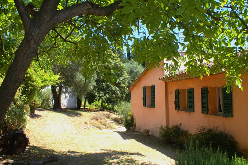 Maison - 300 m² - 12 pièces