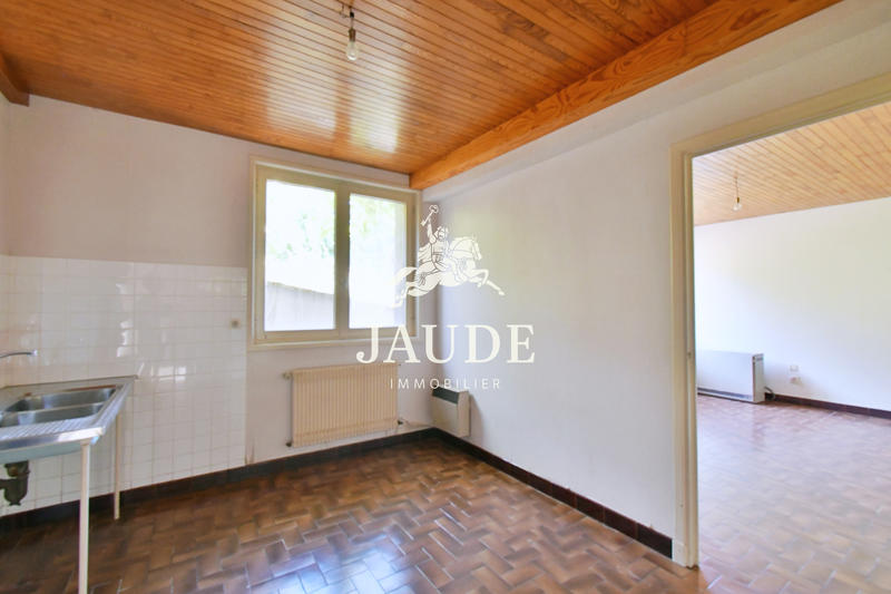 Maison - 221 m² - 10 pièces