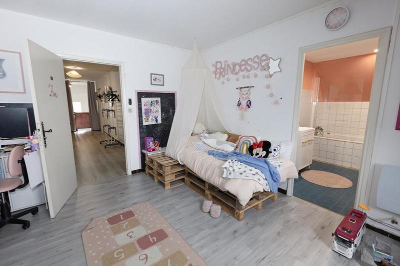 Maison - 860 m² - 21 pièces