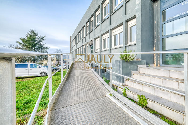 Local commercial - 6 825 m²