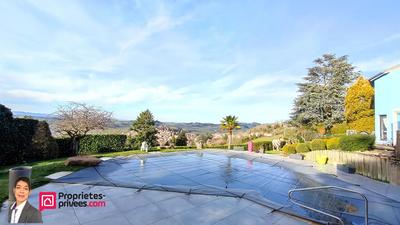 Maison - 185 m² - 7 pièces