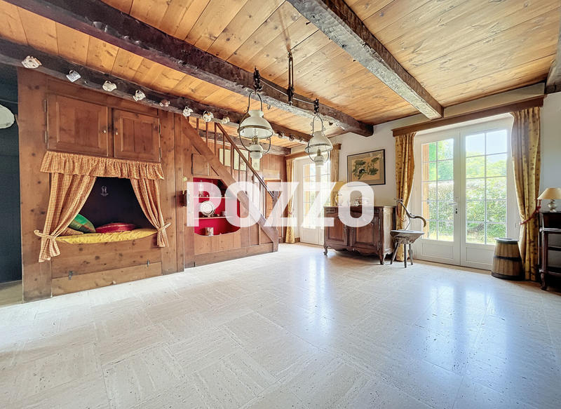 Maison - 210 m² - 8 pièces