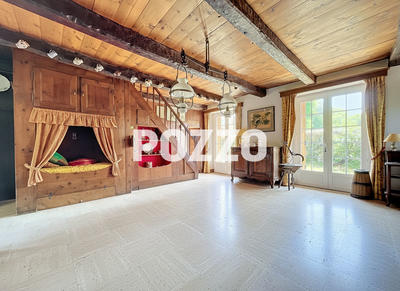 Maison - 210 m² - 8 pièces
