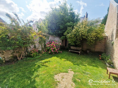 Maison - 195 m² - 8 pièces