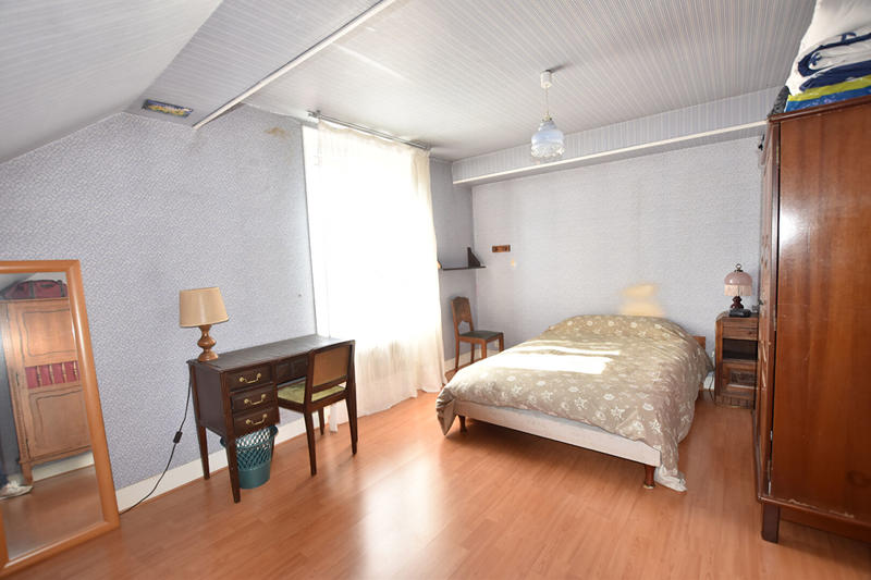 Maison - 227 m² - 11 pièces