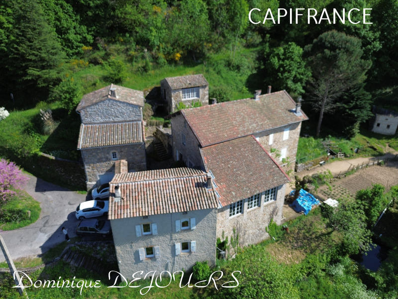 Maison - 280 m² - 13 pièces