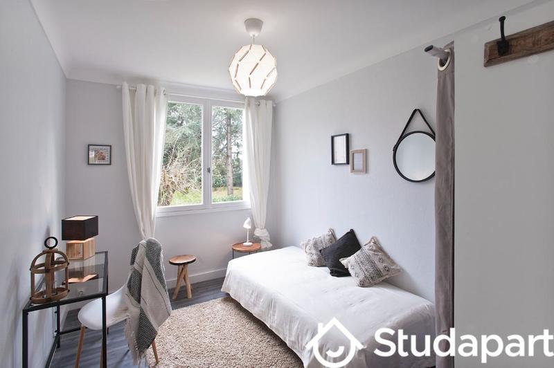 Chambre - 9 m² - 1 pièce