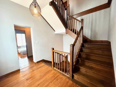 Maison - 265 m² - 11 pièces