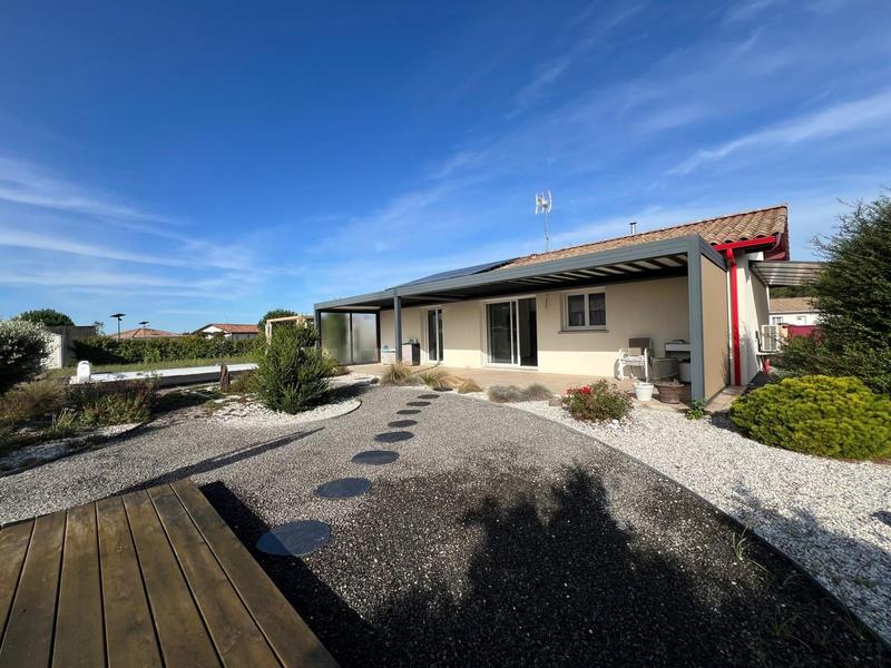 Maison - 90 m² - 4 pièces