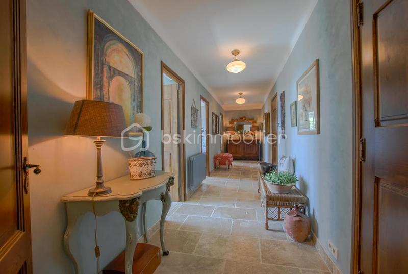 Maison - 292 m² - 7 pièces