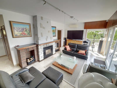 Villa - 217 m² - 8 pièces