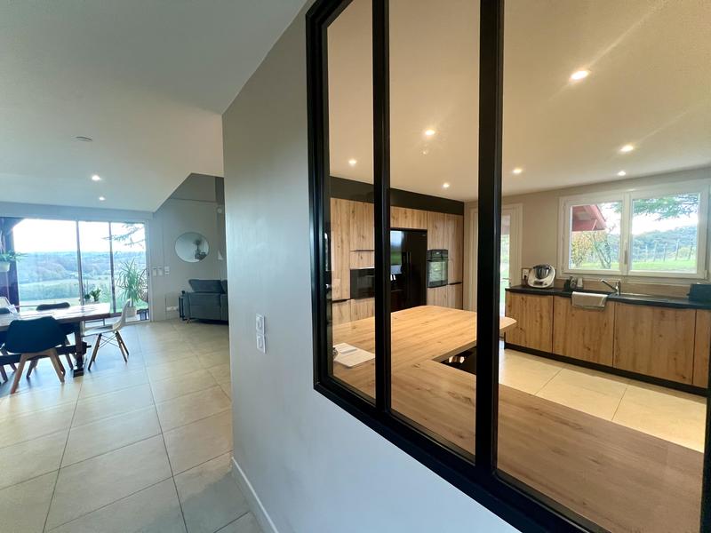 Propriété - 165 m² - 6 pièces