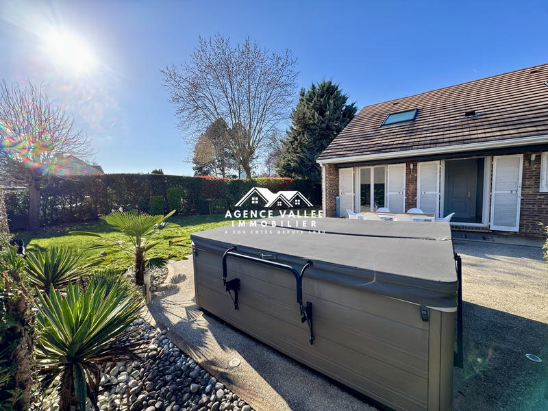 Maison - 198 m² - 8 pièces