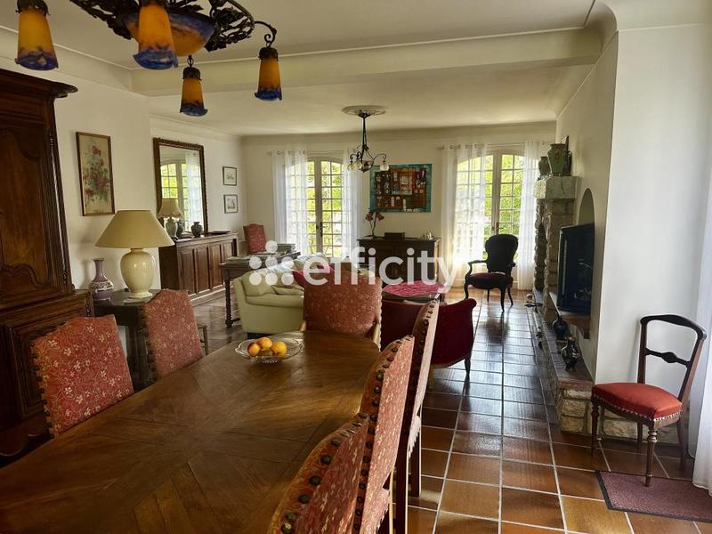 Villa - 330 m² - 7 pièces