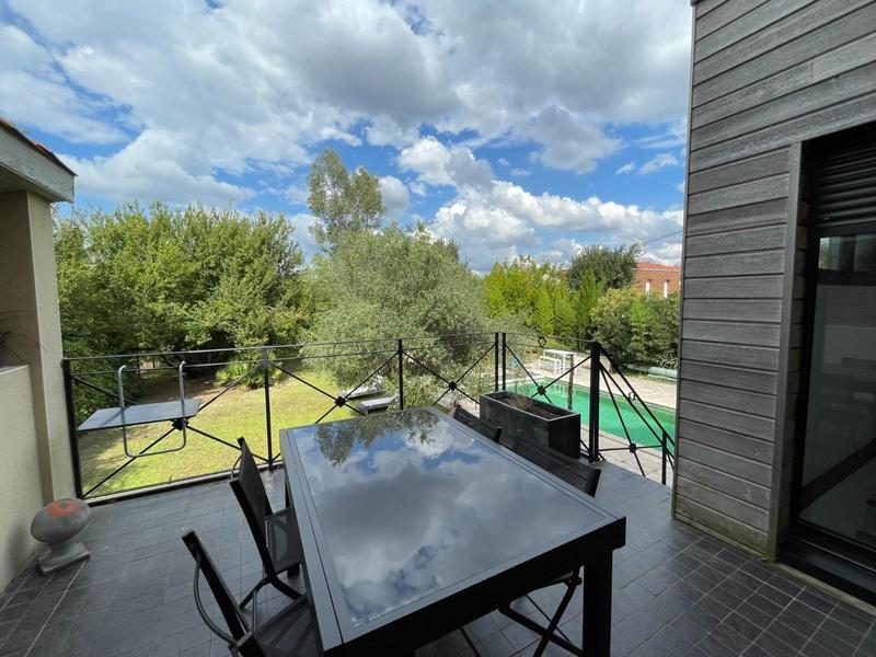 Villa - 216 m² - 9 pièces