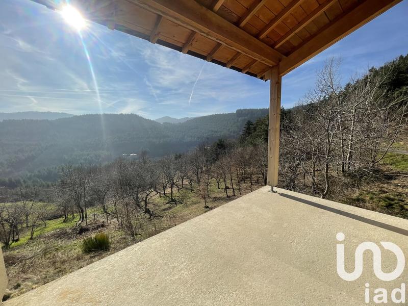 Maison - 220 m² - 5 pièces