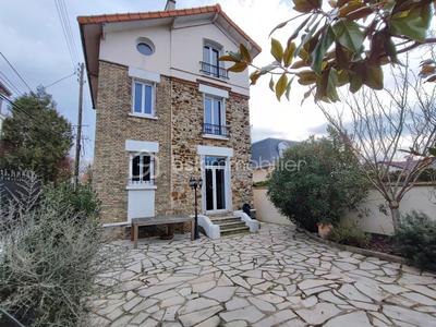 Maison - 156 m² - 6 pièces