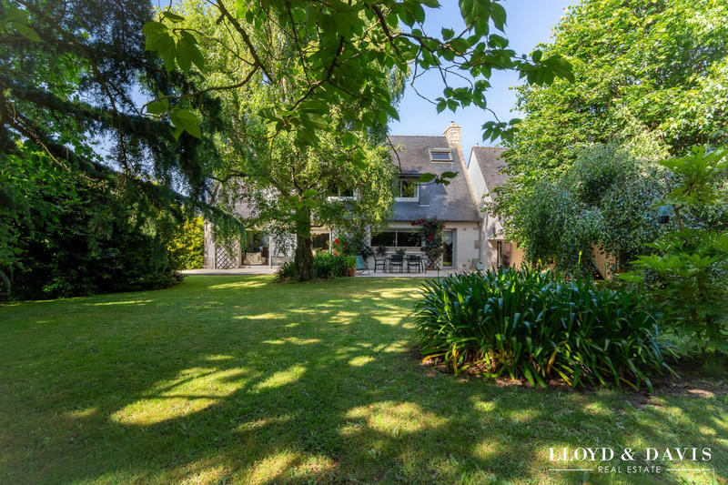 Maison - 213 m² - 7 pièces