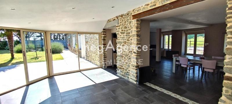 Maison - 204 m² - 7 pièces