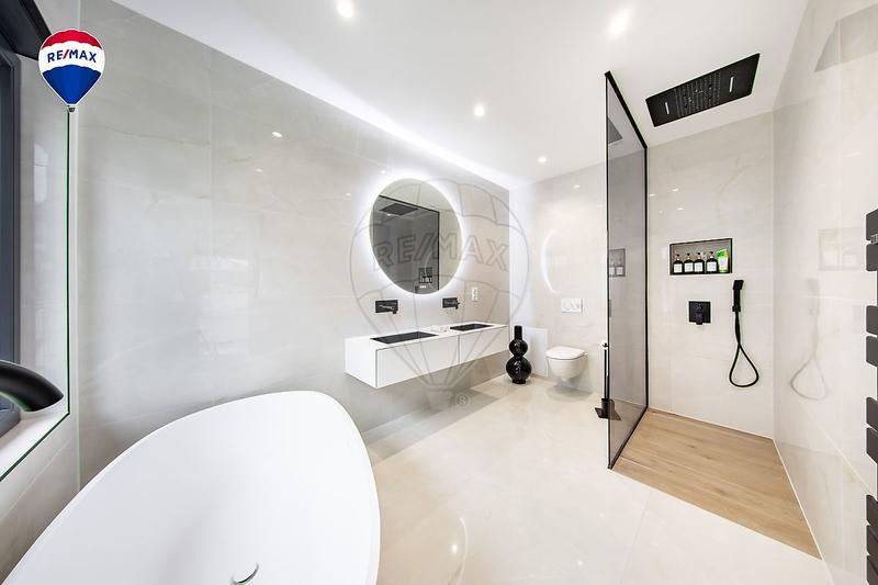 Maison - 187 m² - 6 pièces