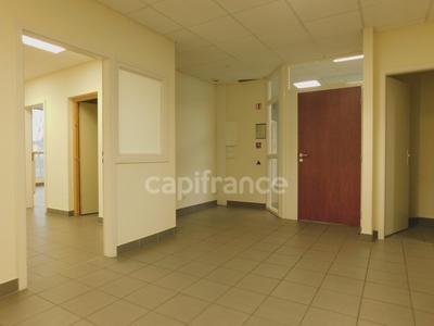 Bureau - 144 m² - 7 pièces