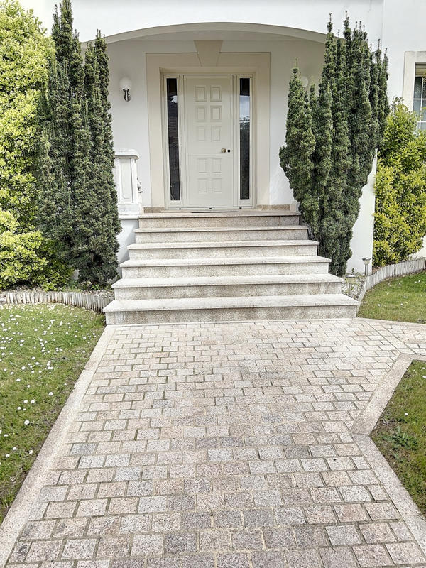 Maison - 207 m² - 7 pièces