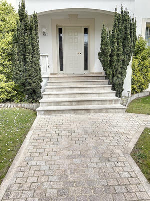 Maison - 207 m² - 7 pièces