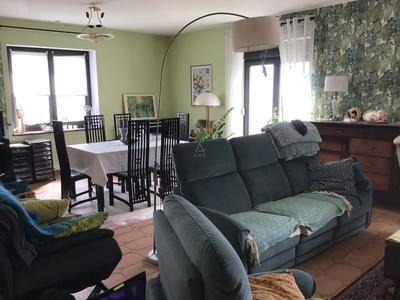 Maison - 260 m² - 10 pièces