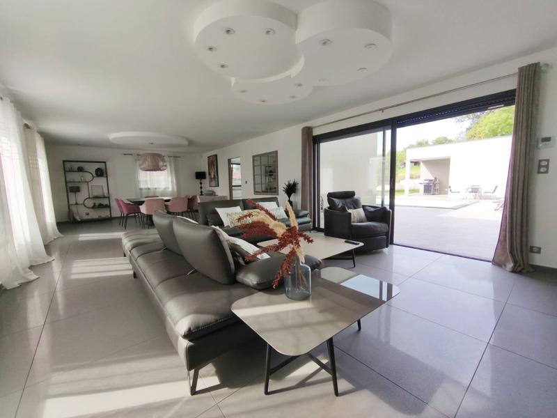 Villa - 199 m² - 6 pièces