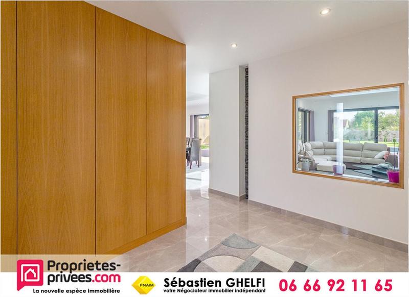 Maison - 207 m² - 7 pièces