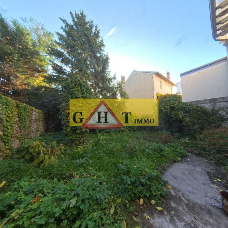 Maison - 220 m² - 8 pièces