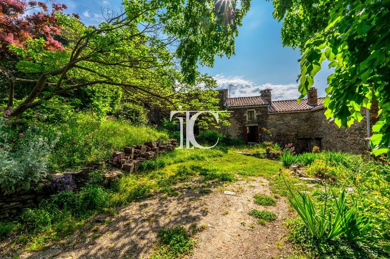 Maison - 205 m² - 8 pièces