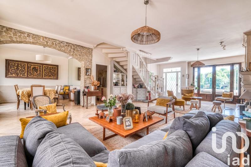 Maison - 431 m² - 9 pièces