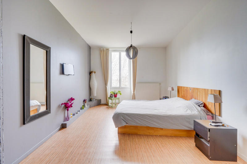 Maison - 330 m² - 10 pièces