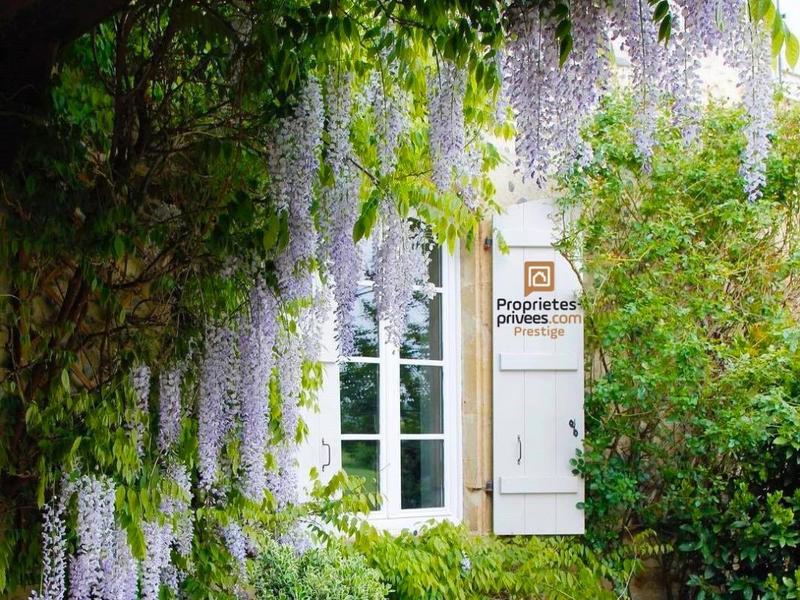 Demeure - 370 m² - 12 pièces