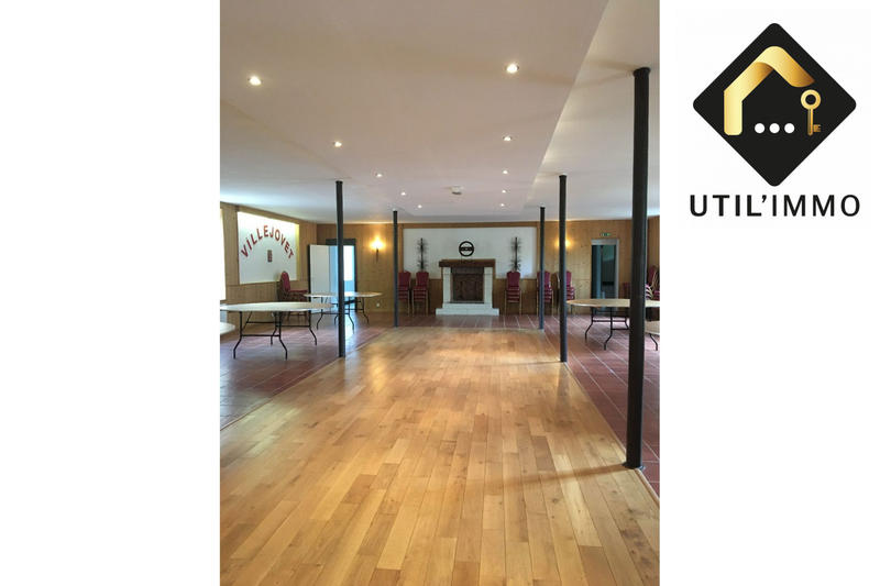 Maison - 1 062 m² - 13 pièces