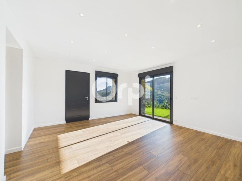 Maison - 186 m² - 6 pièces