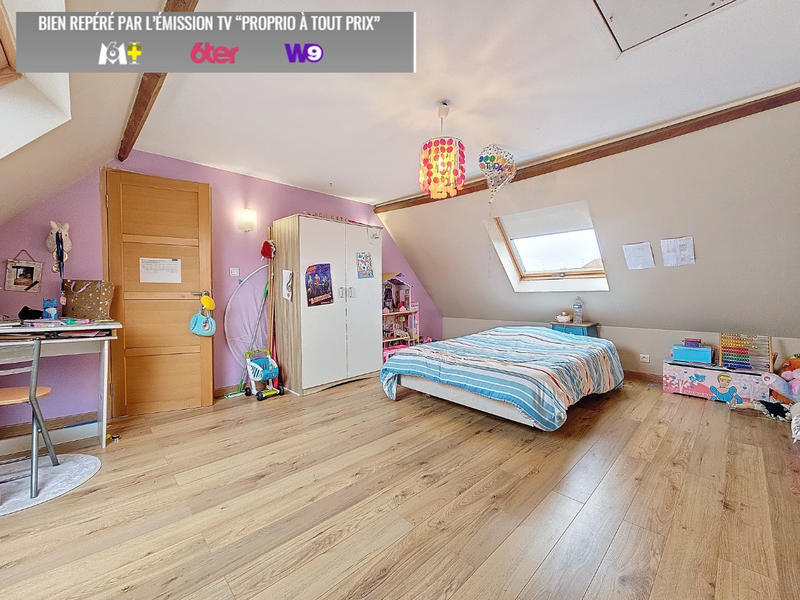 Maison - 222 m² - 9 pièces