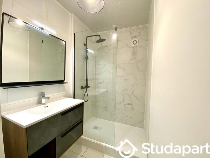 Chambre - 9 m² - 1 pièce