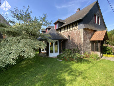 Maison - 272 m² - 10 pièces