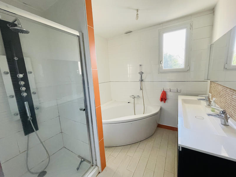 Maison - 211 m² - 7 pièces