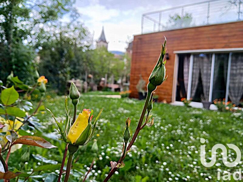 Maison - 238 m² - 14 pièces