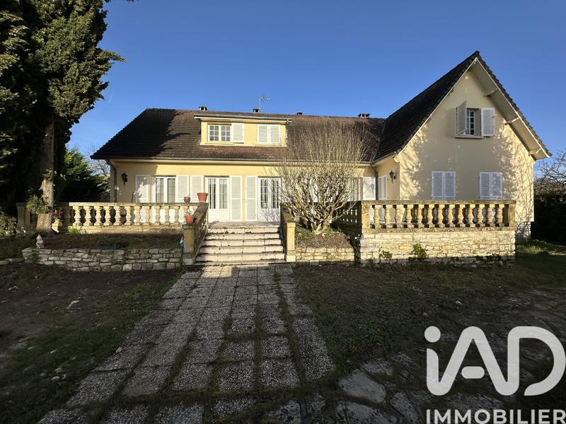 Maison - 263 m² - 8 pièces